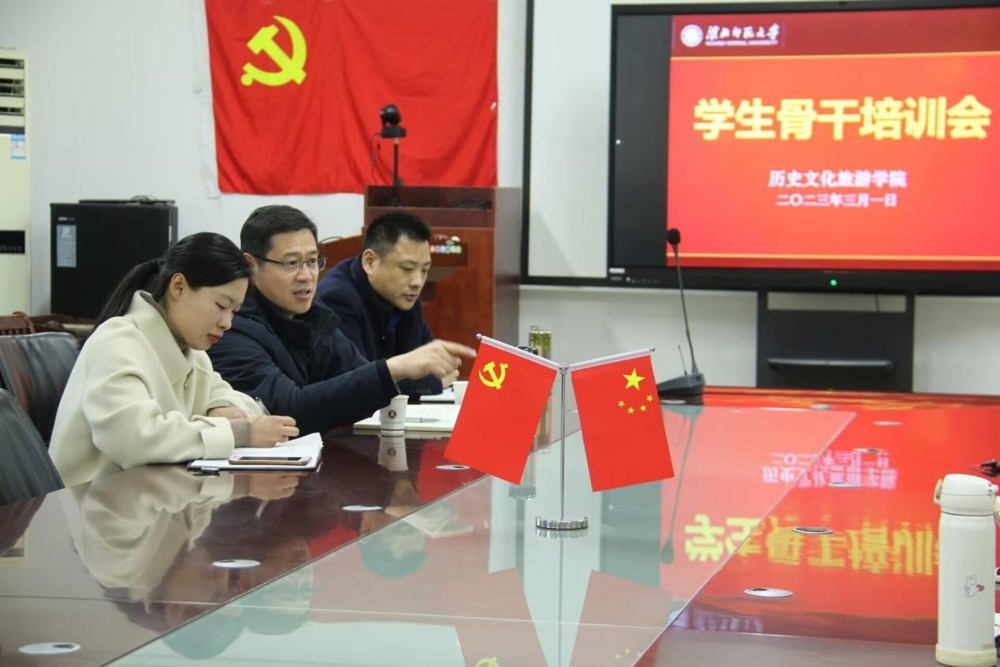 122edaf49be64c008fb788414d385d36.jpg 122edaf49be64c008fb788414d385d36.jpg