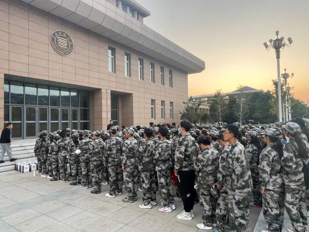 b48912640eee42309f3362a4b242148d.jpg b48912640eee42309f3362a4b242148d.jpg