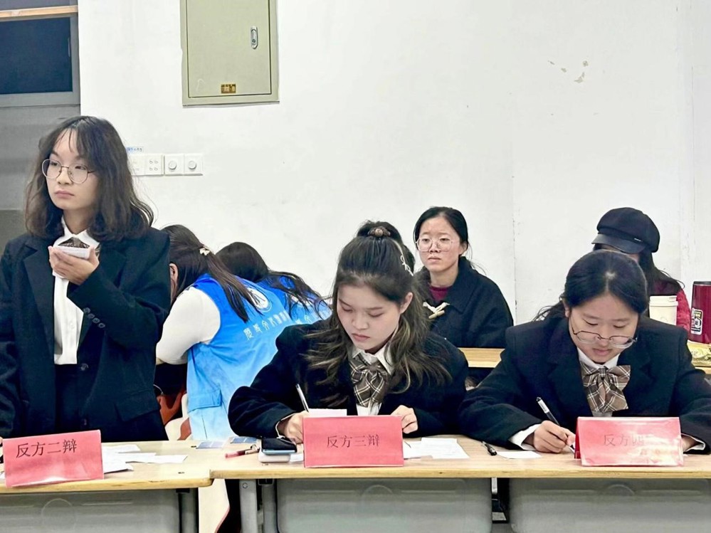 c51026f0b1514efdac224830128cc46f.jpg c51026f0b1514efdac224830128cc46f.jpg