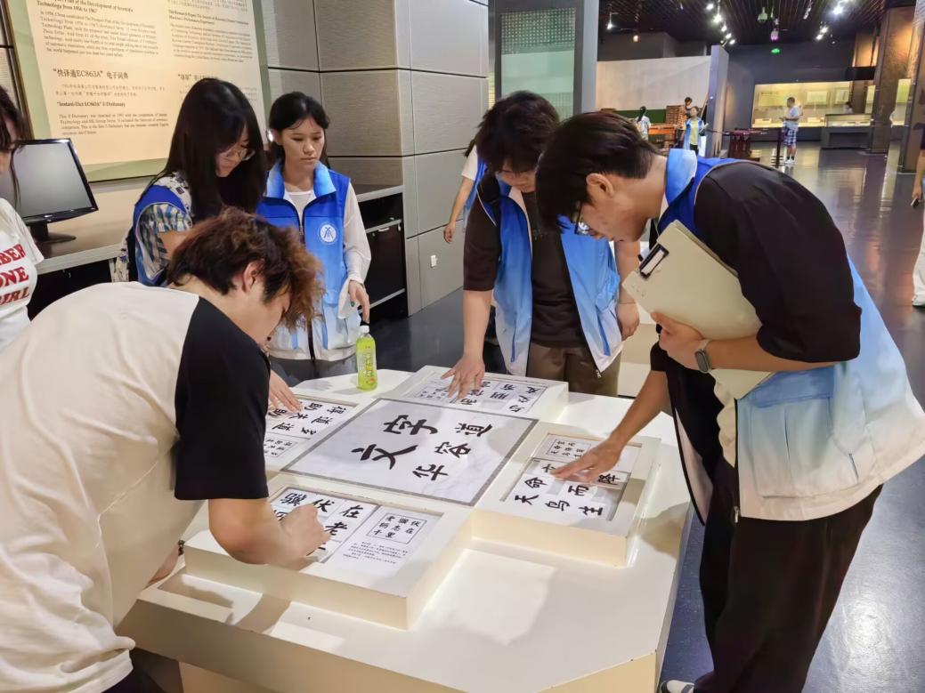 8d4f835d01e44d2782cbdf5d9d2dc56e.jpg 8d4f835d01e44d2782cbdf5d9d2dc56e.jpg