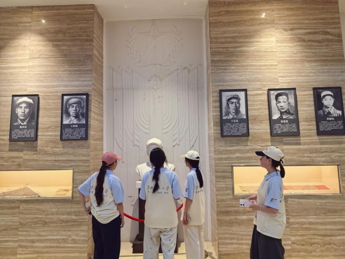 c5621e9f2ed143b79abda8d9240a5c55.jpg c5621e9f2ed143b79abda8d9240a5c55.jpg